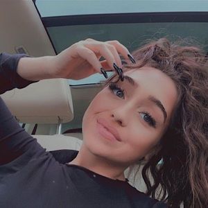 Meet your Posher, Annabelle